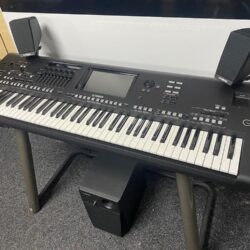 Yamaha Genos 76 key Keyboard + GNS-MS01 Music Speaker Set